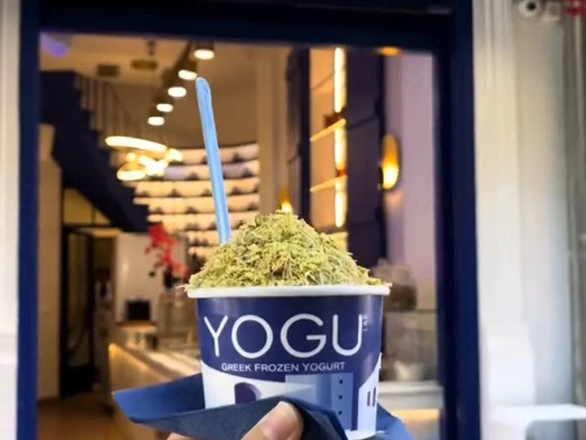 Yogu Lab frozen yogurt cup in front of the Mitropoleos shop